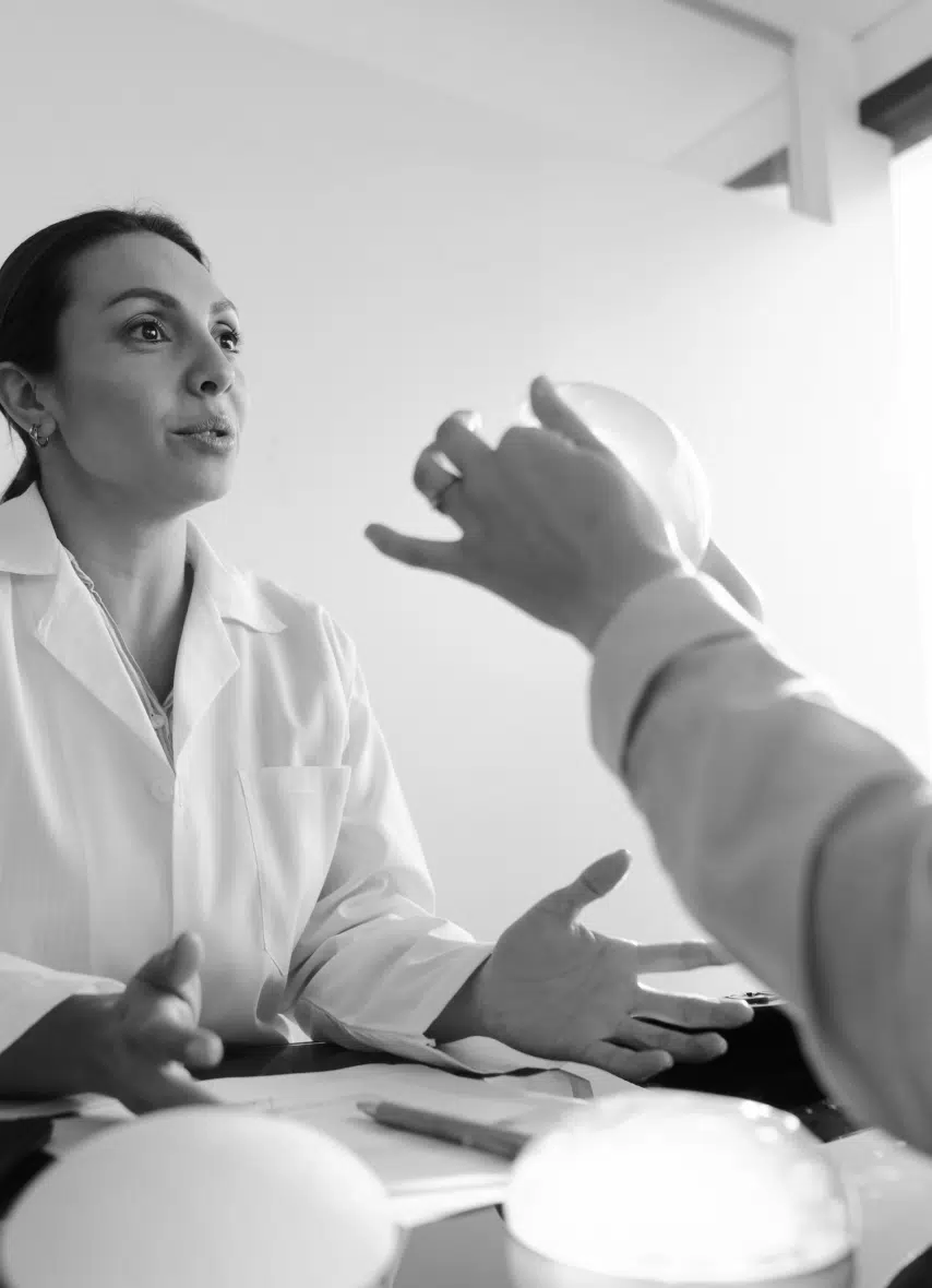 Augmentation mammaire par prothèses | Dr Dannepond | Bordeaux